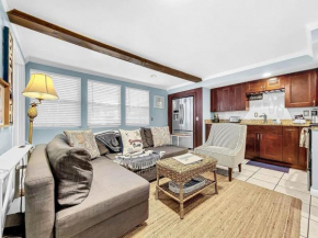 Seaclusion Updated condo steps to beach & bay